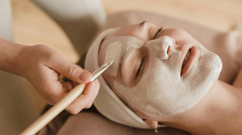 Aroma Magical Facial Service